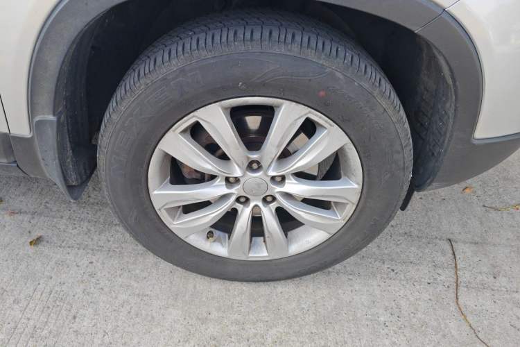 Used Kia Sorento 2012 2.2T Diesel Luxury Edition Right Front Wheel Hub