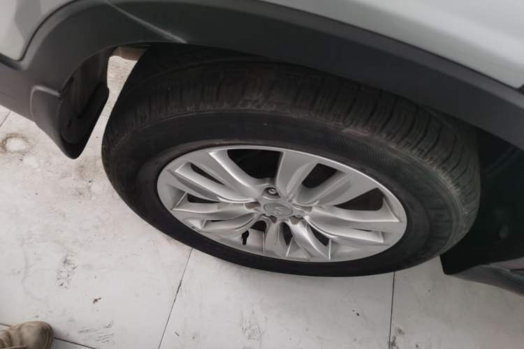 Used Kia Sorento 2012 2.4L Gasoline Luxury Edition Right Rear Wheel Hub