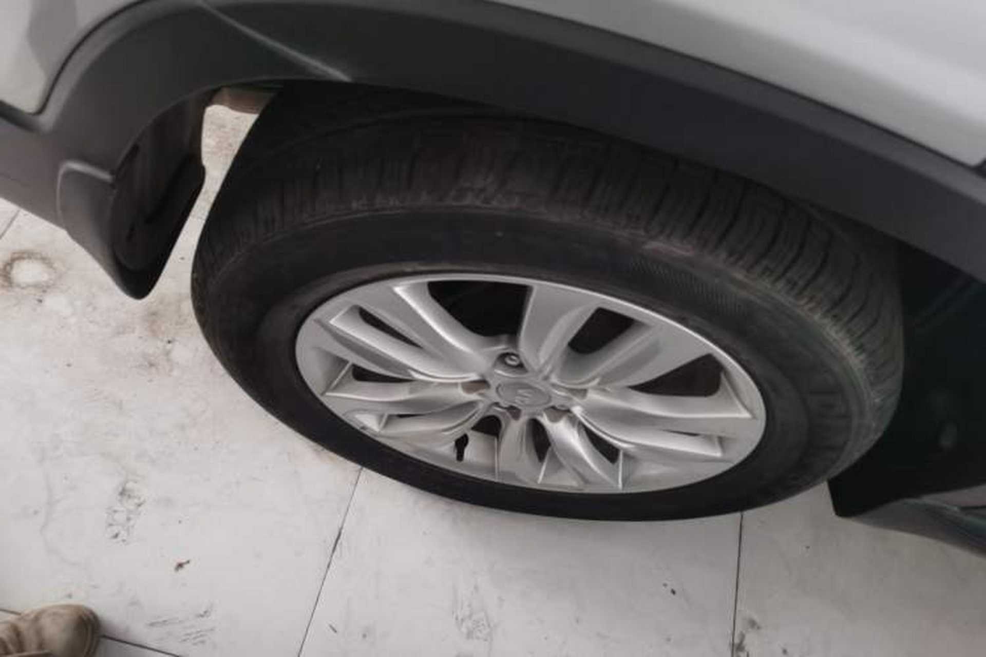 Used Kia Sorento 2012 2.4L Gasoline Luxury Edition Right Rear Wheel Hub