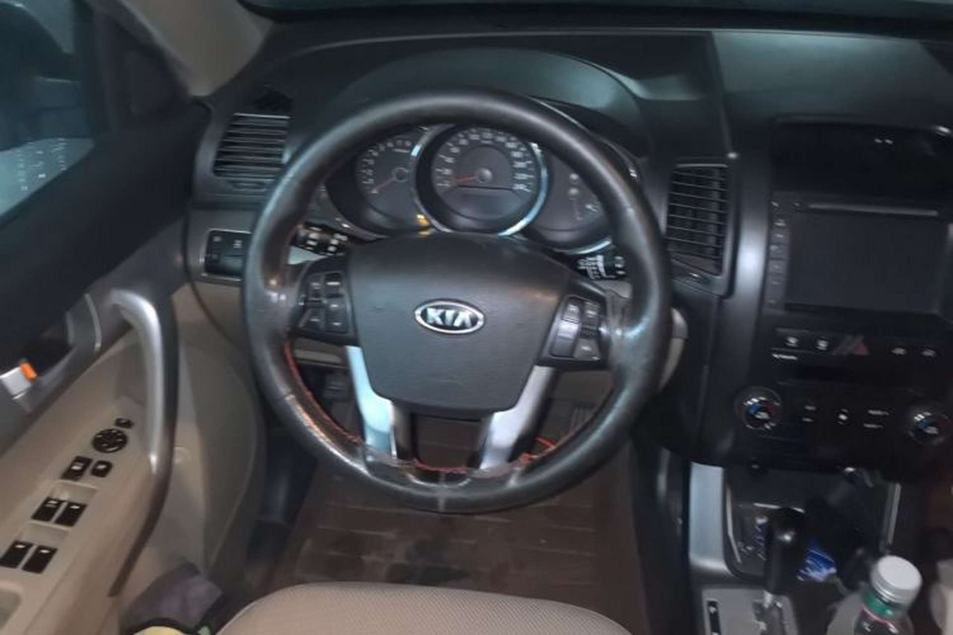 Used Kia Sorento 2012 2.4L Gasoline Comfort Edition Steering Wheel