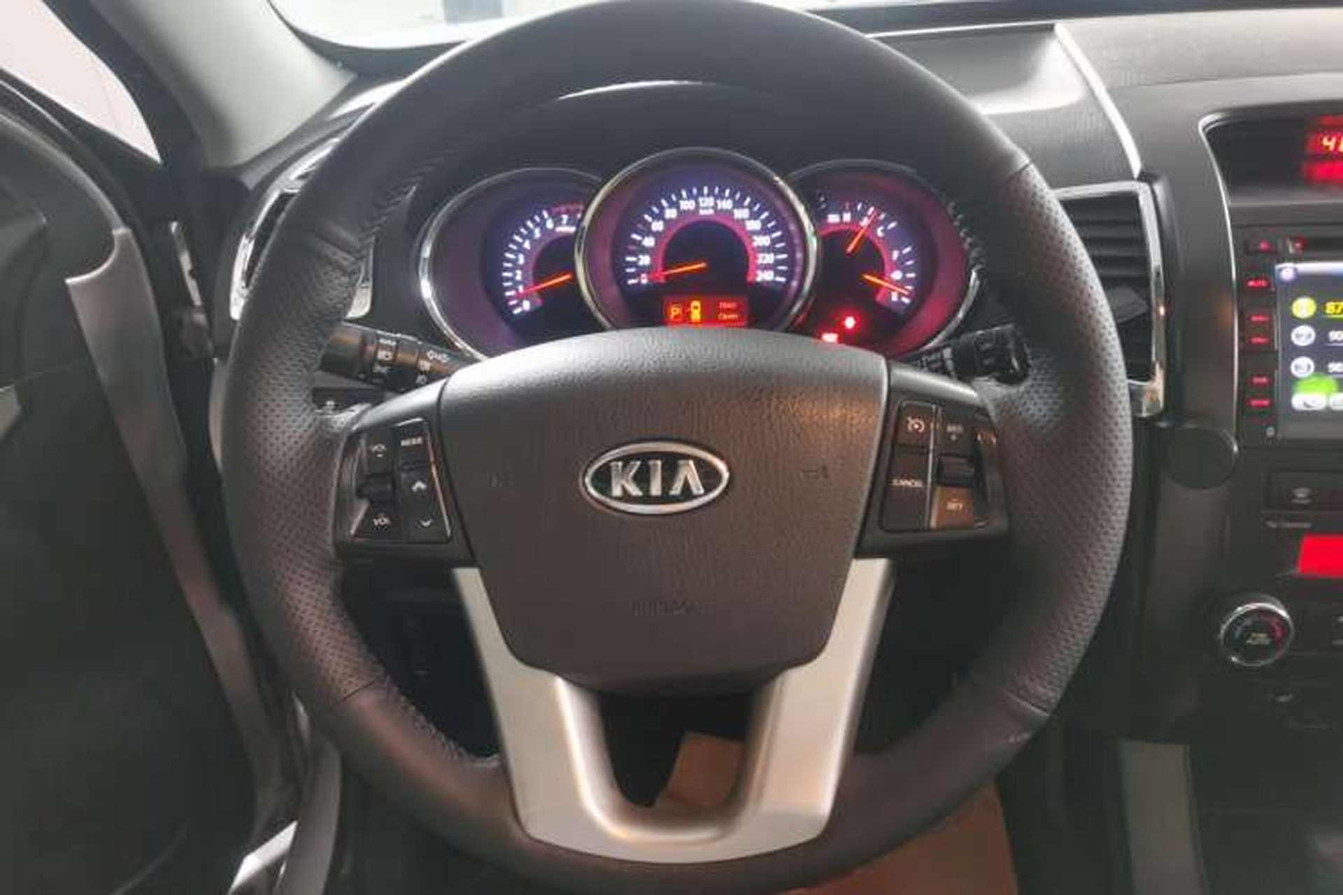 Used Kia Sorento 2012 2.4L Gasoline Luxury Edition Steering Wheel