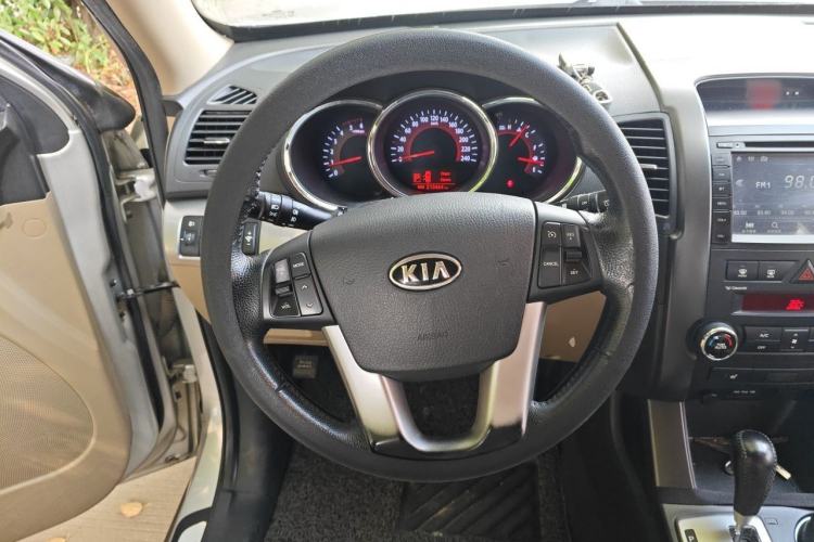 Used Kia Sorento 2012 2.2T Diesel Luxury Edition Steering Wheel