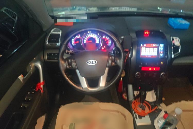 Used Kia Sorento 2012 2.4L Gasoline Luxury Edition Steering Wheel