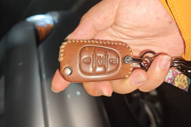 Used Kia Sorento 2012 2.2T Diesel Comfort Edition Vehicle Key