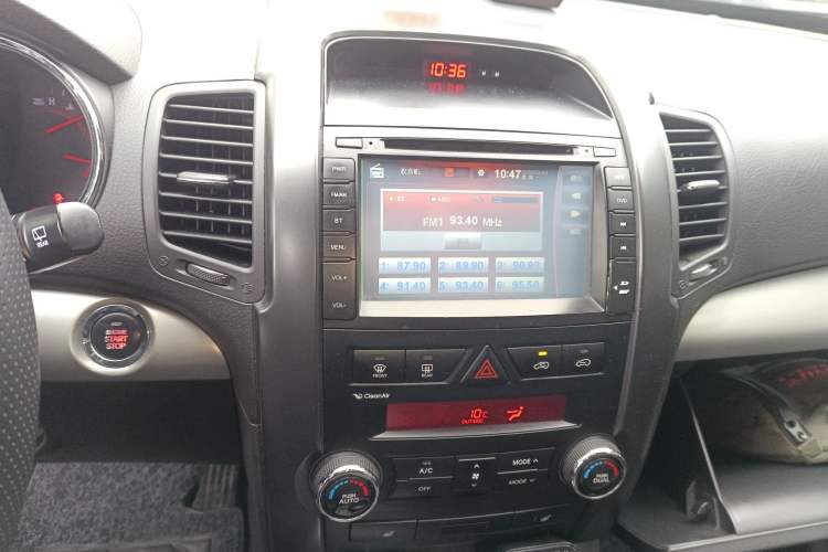Used Kia Sorento 2012 2.2T Diesel Luxury Edition Audio And AC Panel