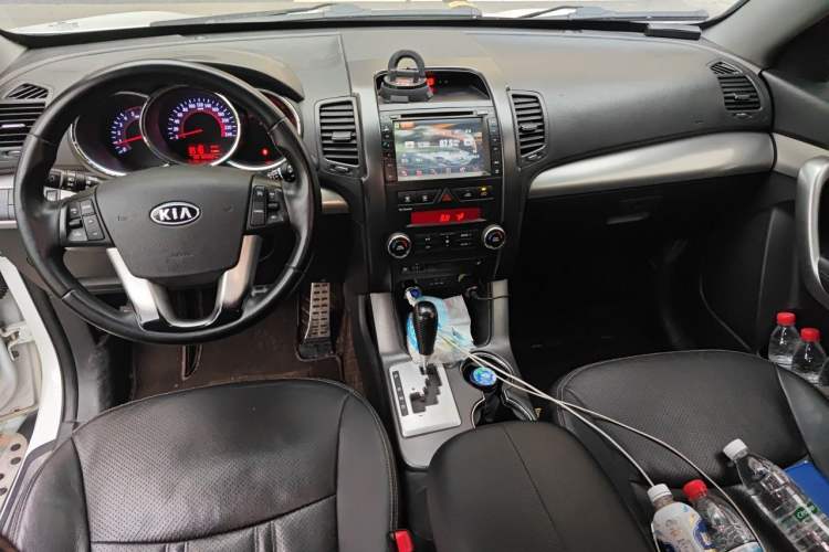 Used Kia Sorento 2012 2.2T Diesel Supreme Edition Center Console