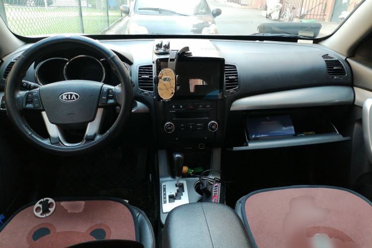 Used Kia Sorento 2012 2.4L Gasoline Luxury Edition Center Console