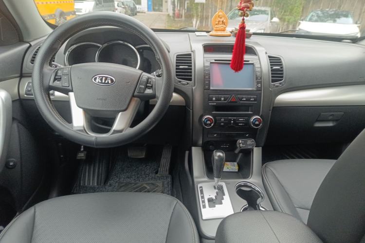 Used Kia Sorento 2012 2.2T Diesel Luxury Edition Center Console