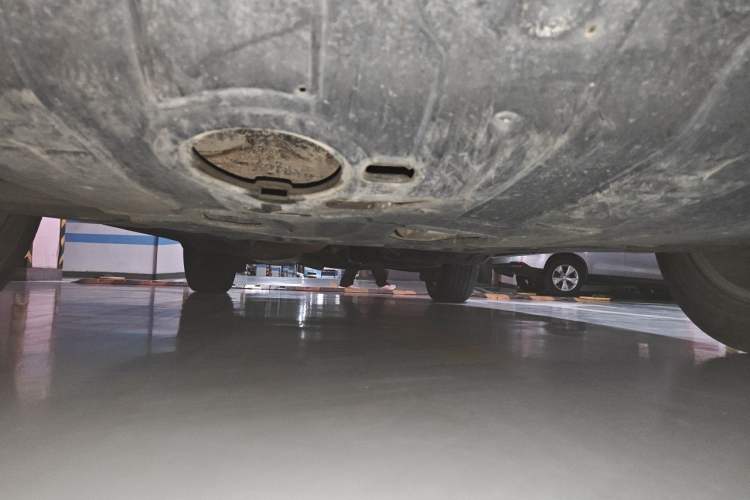 Used Kia Sorento 2012 2.4L Gasoline Comfort Edition Chassis Front