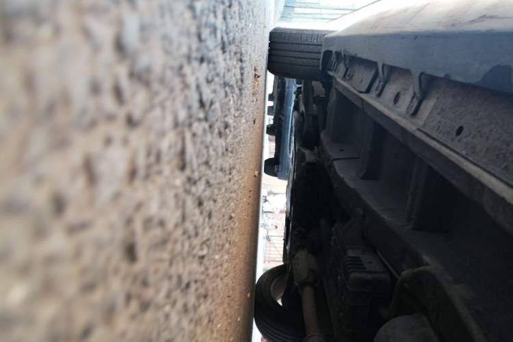 Used Kia Sorento 2012 2.4L Gasoline Luxury Edition Chassis Rear Left