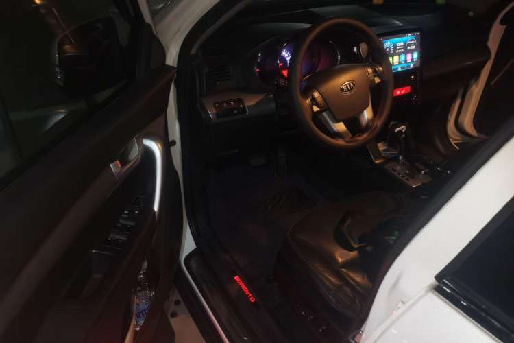 Used Kia Sorento 2012 2.2T Diesel Luxury Edition Driver Seat