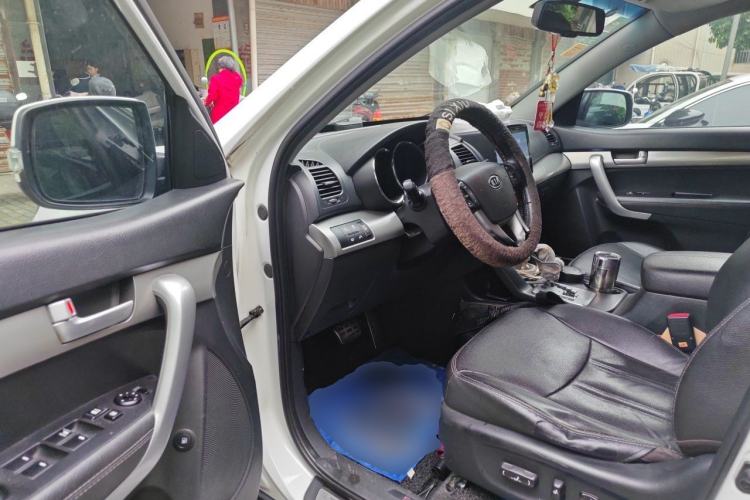 Used Kia Sorento 2012 2.4L Gasoline Supreme Edition Driver Seat