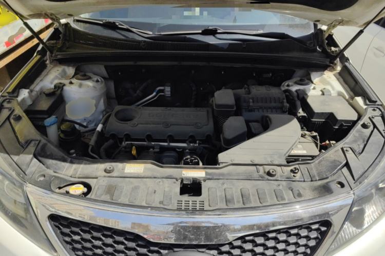 Used Kia Sorento 2012 2.4L Gasoline Luxury Edition Engine Bay