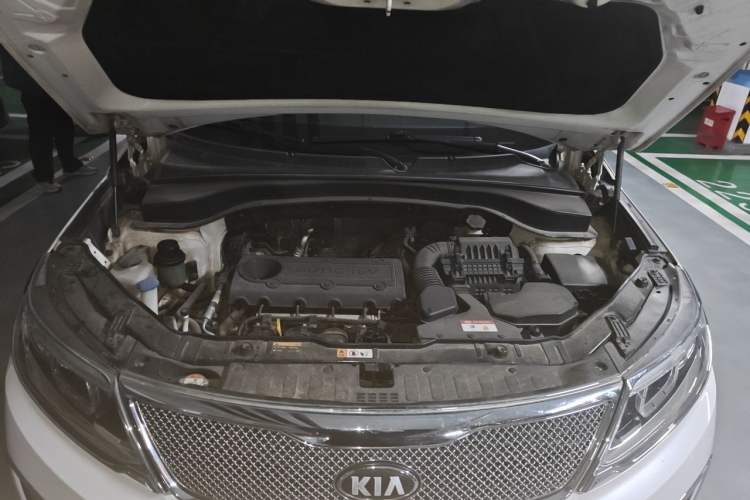 Used Kia Sorento 2012 2.4L Gasoline Comfort Edition Engine Bay
