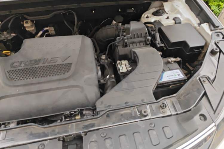 Used Kia Sorento 2012 2.2T Diesel Supreme Edition Engine Bay Left