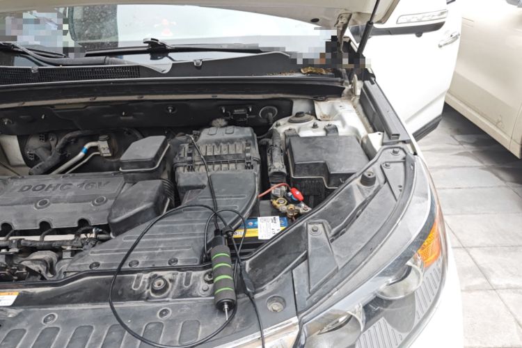 Used Kia Sorento 2012 2.4L Gasoline Supreme Edition Engine Bay Left