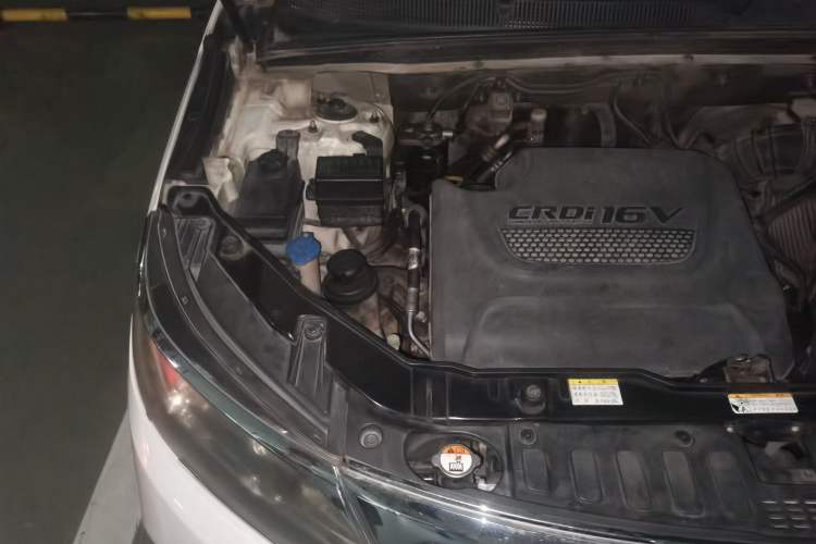 Used Kia Sorento 2012 2.2T Diesel Luxury Edition Engine Bay Right