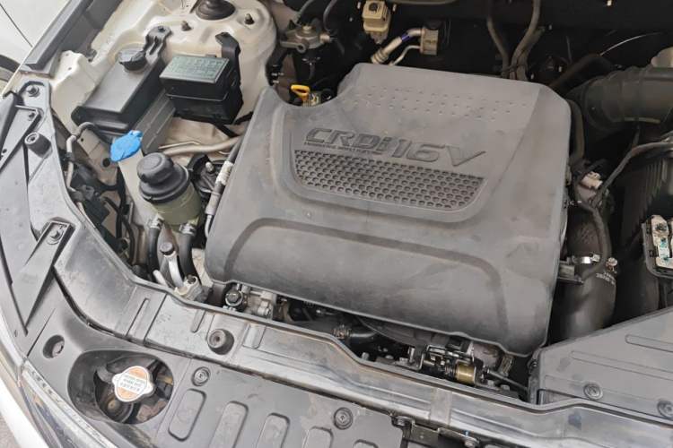 Used Kia Sorento 2012 2.2T Diesel Supreme Edition Engine Bay Right