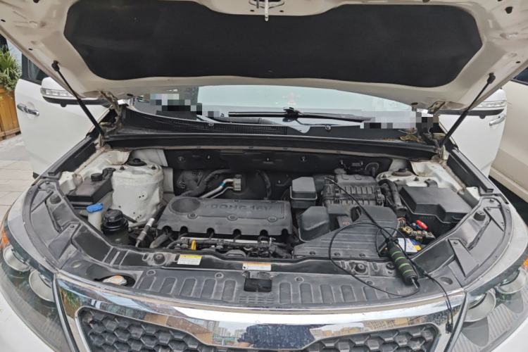 Used Kia Sorento 2012 2.4L Gasoline Supreme Edition Engine Bay