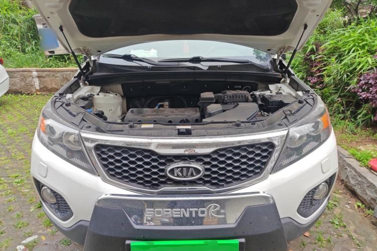 Used Kia Sorento 2012 2.4L Gasoline Supreme Edition Engine Bay