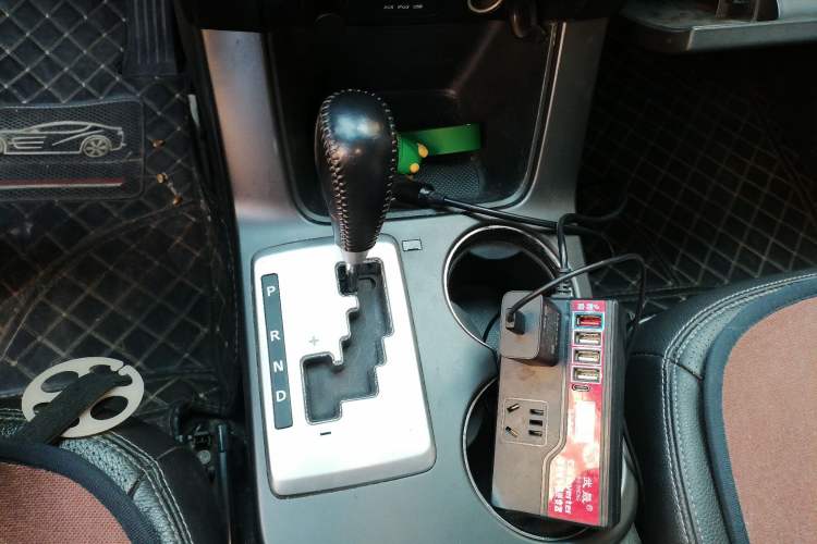 Used Kia Sorento 2012 2.4L Gasoline Luxury Edition Gear Lever