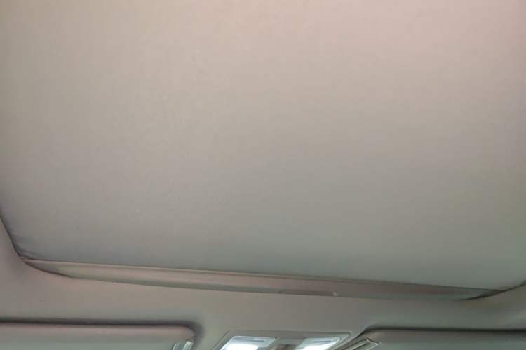 Used Kia Sorento 2012 2.2T Diesel Supreme Edition Headliner