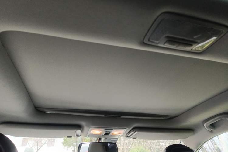 Used Kia Sorento 2012 2.2T Diesel Luxury Edition Headliner