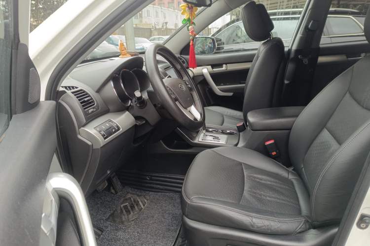 Used Kia Sorento 2012 2.2T Diesel Luxury Edition Left Front Seat