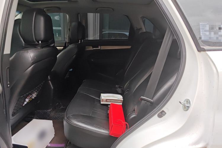 Used Kia Sorento 2012 2.4L Gasoline Supreme Edition Left Rear Seat