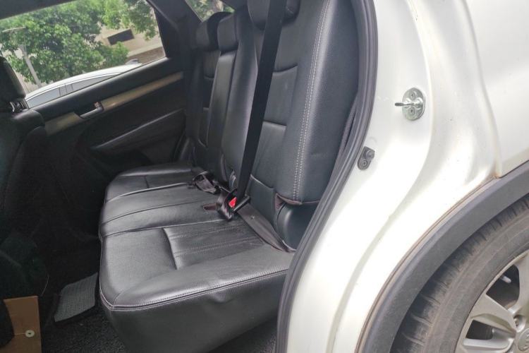 Used Kia Sorento 2012 2.4L Gasoline Supreme Edition Left Rear Seat