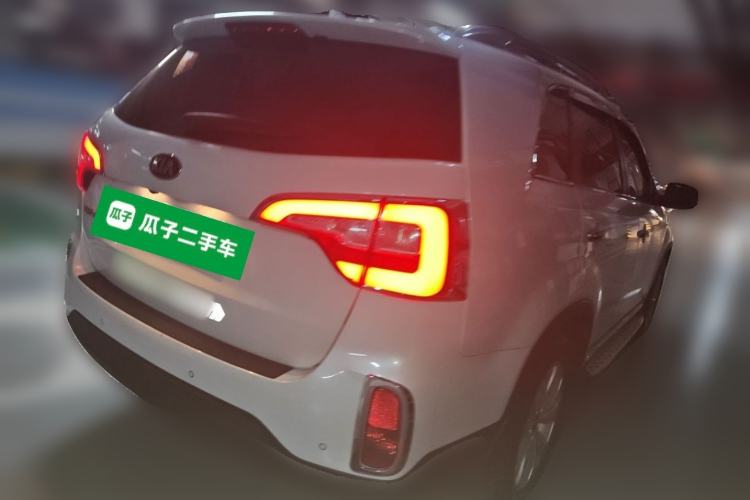 Used Kia Sorento 2012 2.4L Gasoline Comfort Edition Rear Right 45 Deg