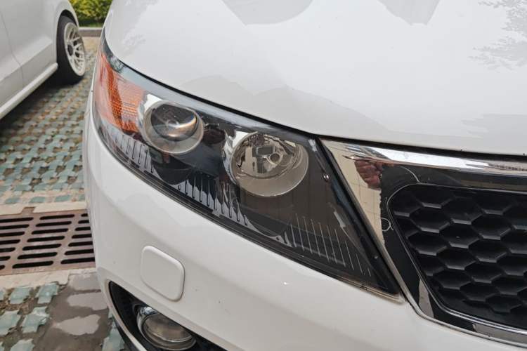 Used Kia Sorento 2012 2.2T Diesel Supreme Edition Right Front Headlight