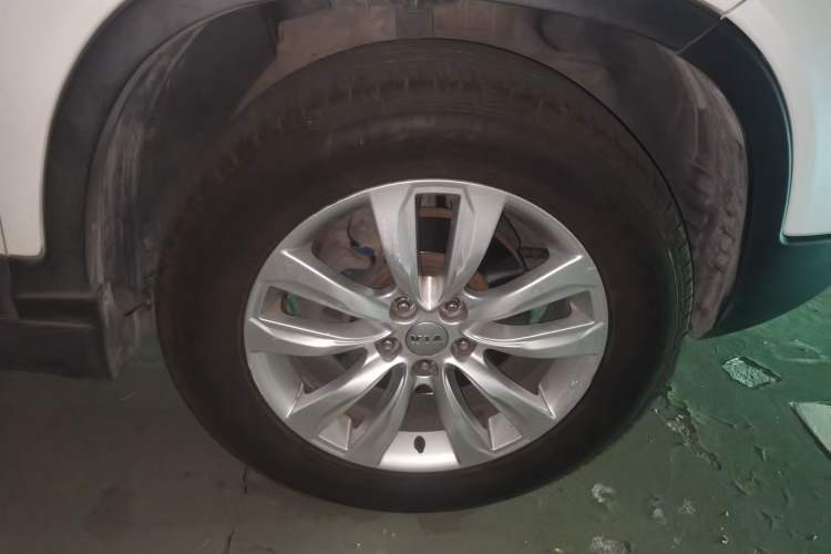 Used Kia Sorento 2012 2.2T Diesel Luxury Edition Right Front Wheel Hub