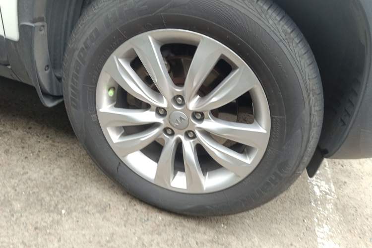 Used Kia Sorento 2012 2.2T Diesel Luxury Edition Right Front Wheel Hub