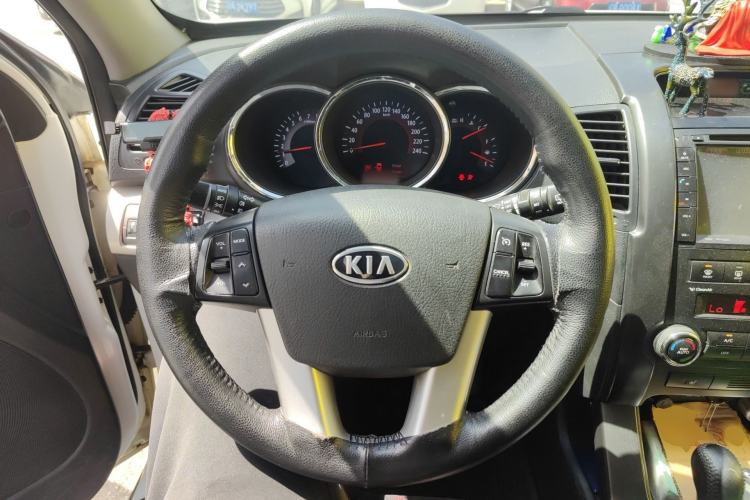 Used Kia Sorento 2012 2.4L Gasoline Luxury Edition Steering Wheel