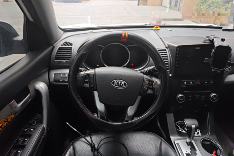 Used Kia Sorento 2012 2.4L Gasoline Supreme Edition Steering Wheel
