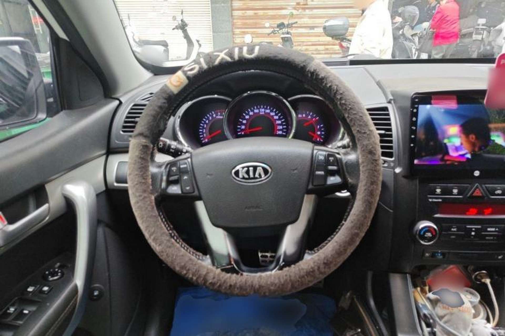 Used Kia Sorento 2012 2.4L Gasoline Supreme Edition Steering Wheel