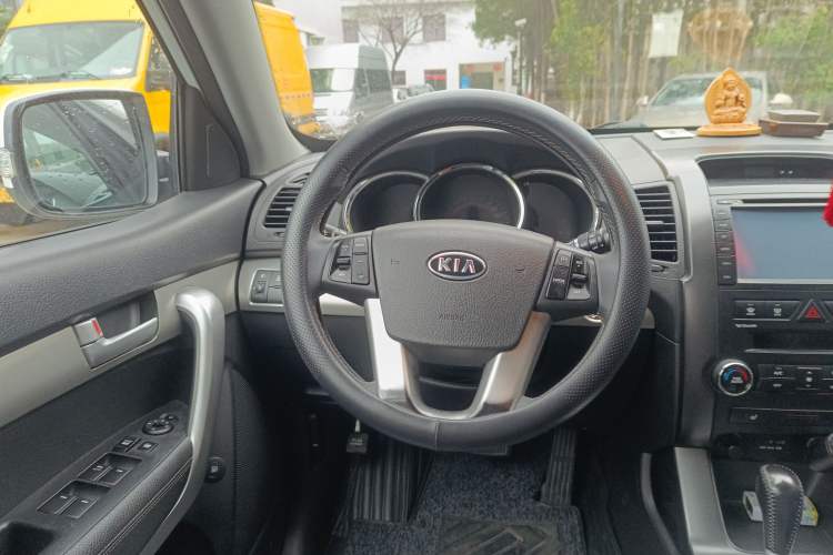 Used Kia Sorento 2012 2.2T Diesel Luxury Edition Steering Wheel