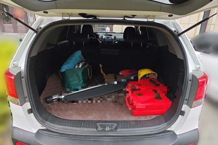 Used Kia Sorento 2012 2.2T Diesel Supreme Edition Trunk