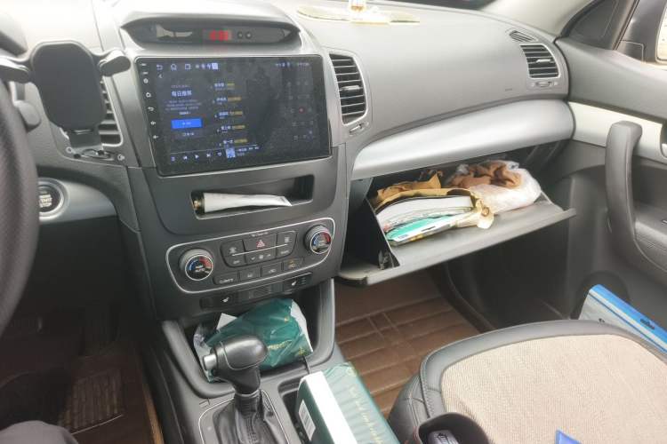 Used Kia Sorento 2013 2.4L 5-seat Gasoline Luxury Edition Audio And AC Panel