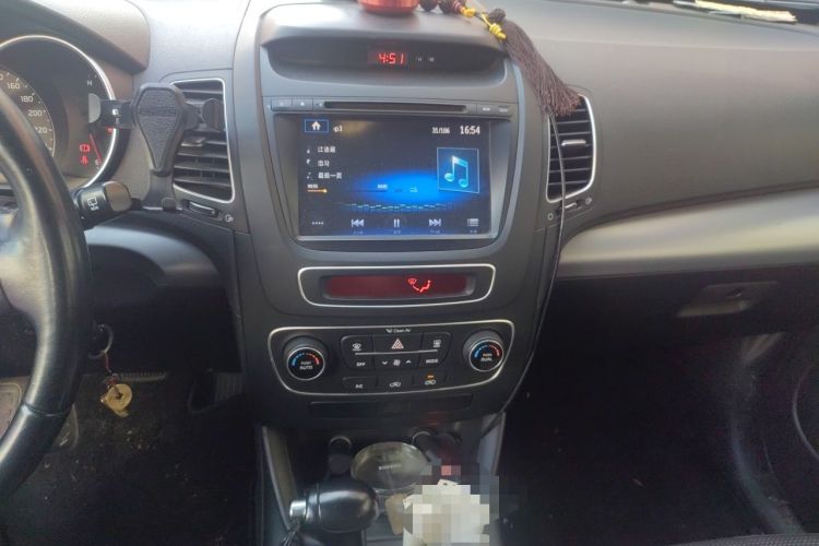 Used Kia Sorento 2013 2.4L 5-Seater Gasoline Comfort Version China IV Standard Audio And AC Panel
