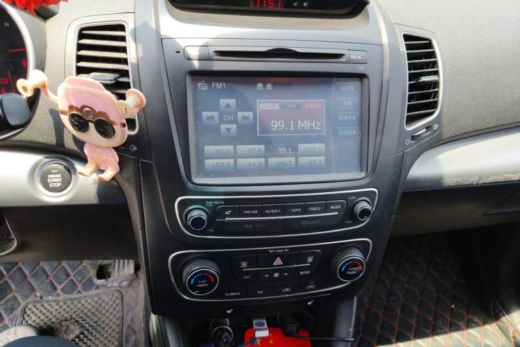 Used Kia Sorento 2013 2.2T 5-Seater Diesel Luxury Edition Audio And AC Panel