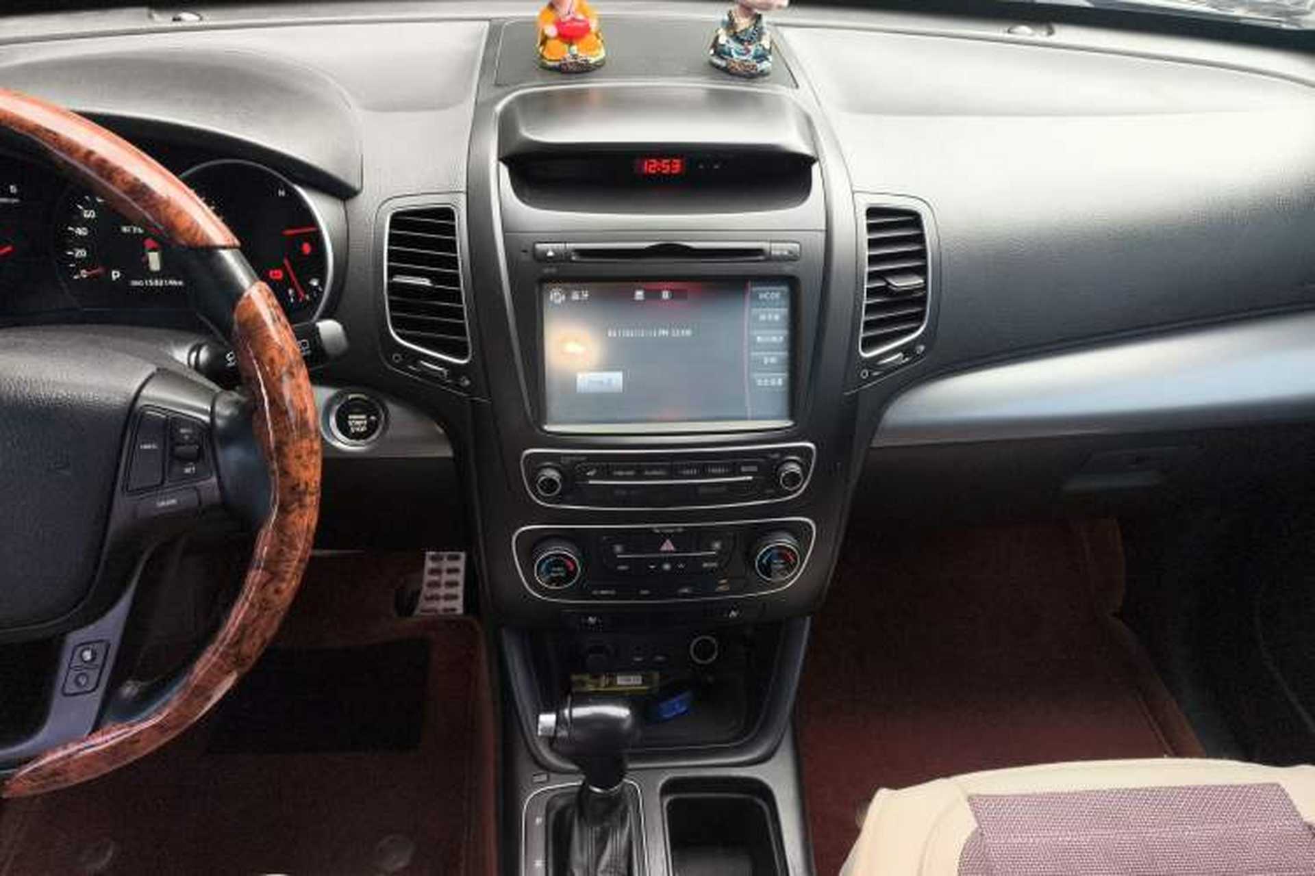 Used Kia Sorento 2013 2.2T 5-Seater Diesel Supreme Edition Audio And AC Panel