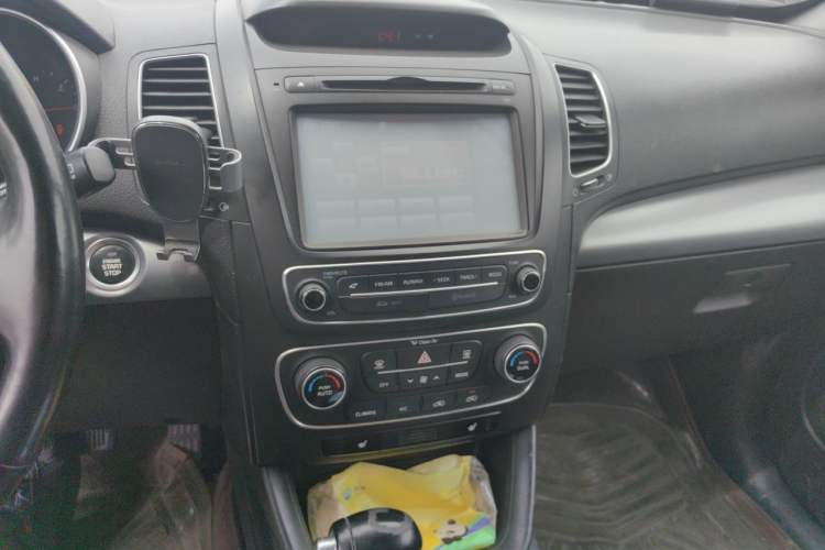 Used Kia Sorento 2013 2.4L 5-seat Gasoline Luxury Edition Audio And AC Panel