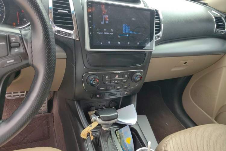 Used Kia Sorento 2013 2.4L 7-Seater Gasoline Supreme Edition Audio And AC Panel