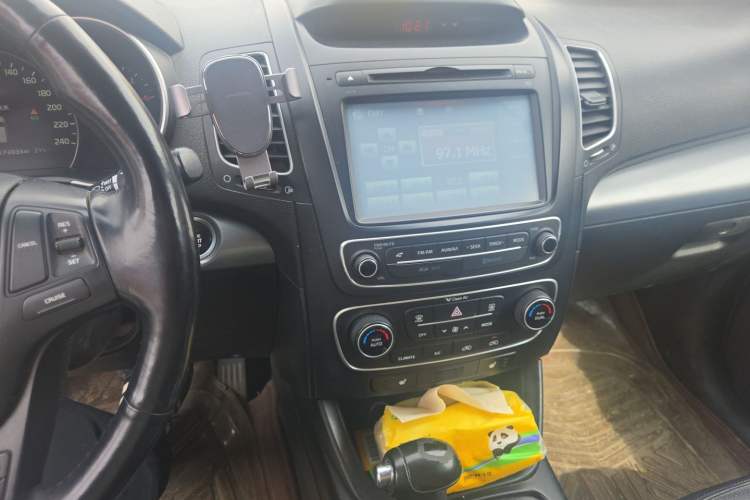 Used Kia Sorento 2013 2.4L 5-seat Gasoline Luxury Edition Audio And AC Panel