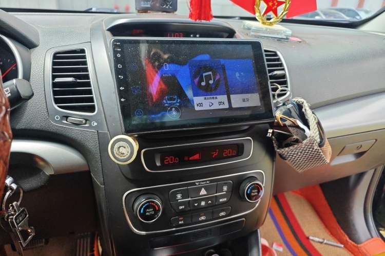 Used Kia Sorento 2013 2.2T 5-Seater Diesel Comfort Edition Audio And AC Panel