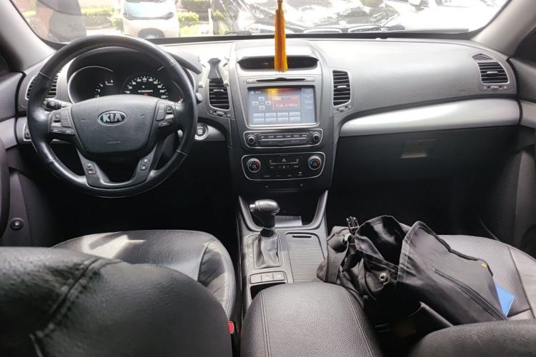 Used Kia Sorento 2013 2.2T 5-Seater Diesel Luxury Edition Center Console