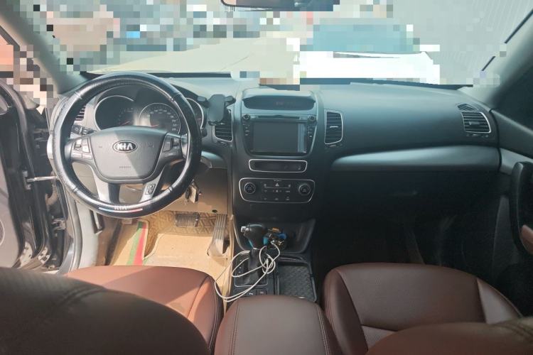 Used Kia Sorento 2013 2.4L 5-Seater Gasoline Comfort Edition Center Console