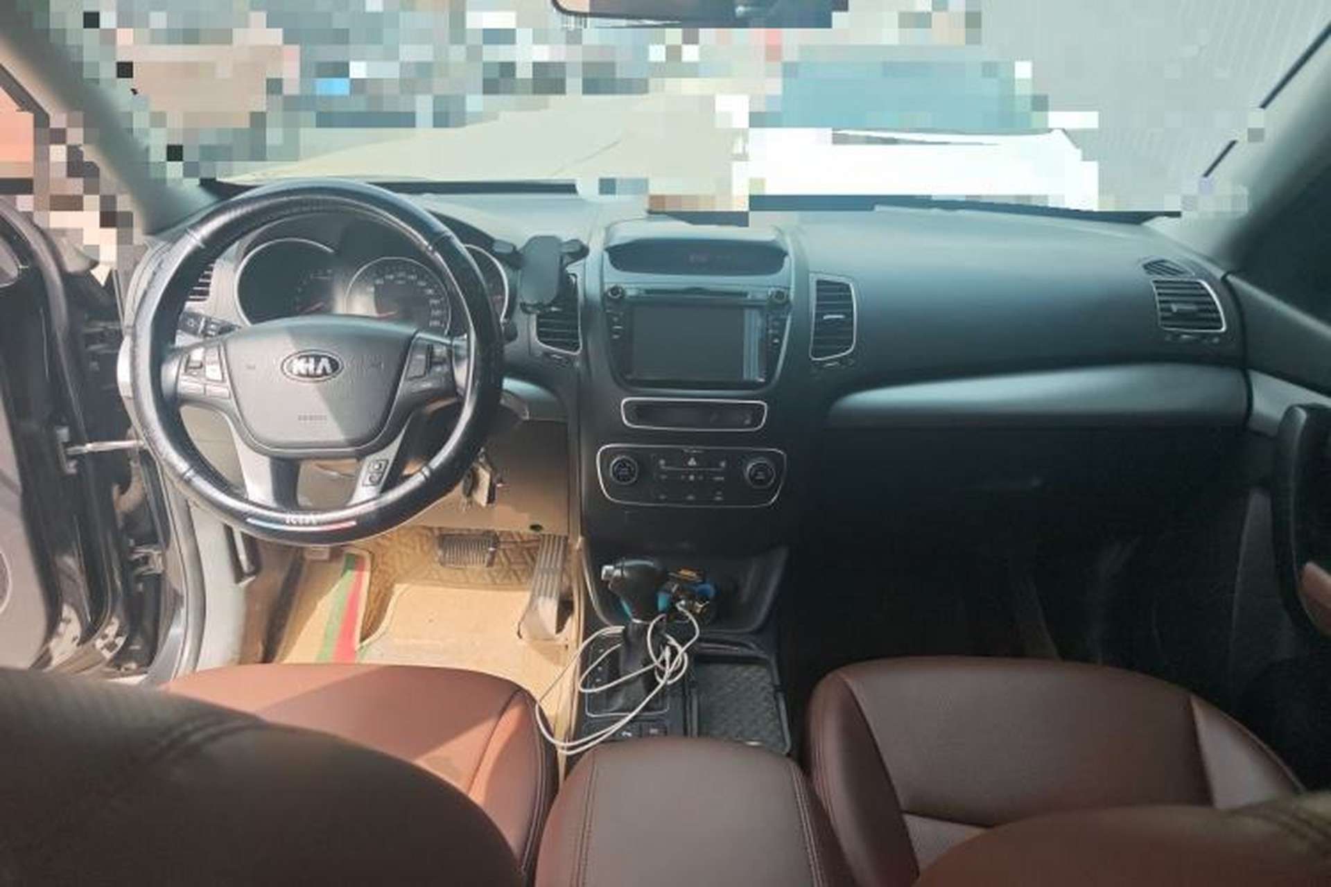 Used Kia Sorento 2013 2.4L 5-Seater Gasoline Comfort Edition Center Console